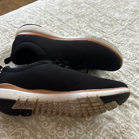 Skechers Lite-weight sneakers in black - Picture 3 of 3